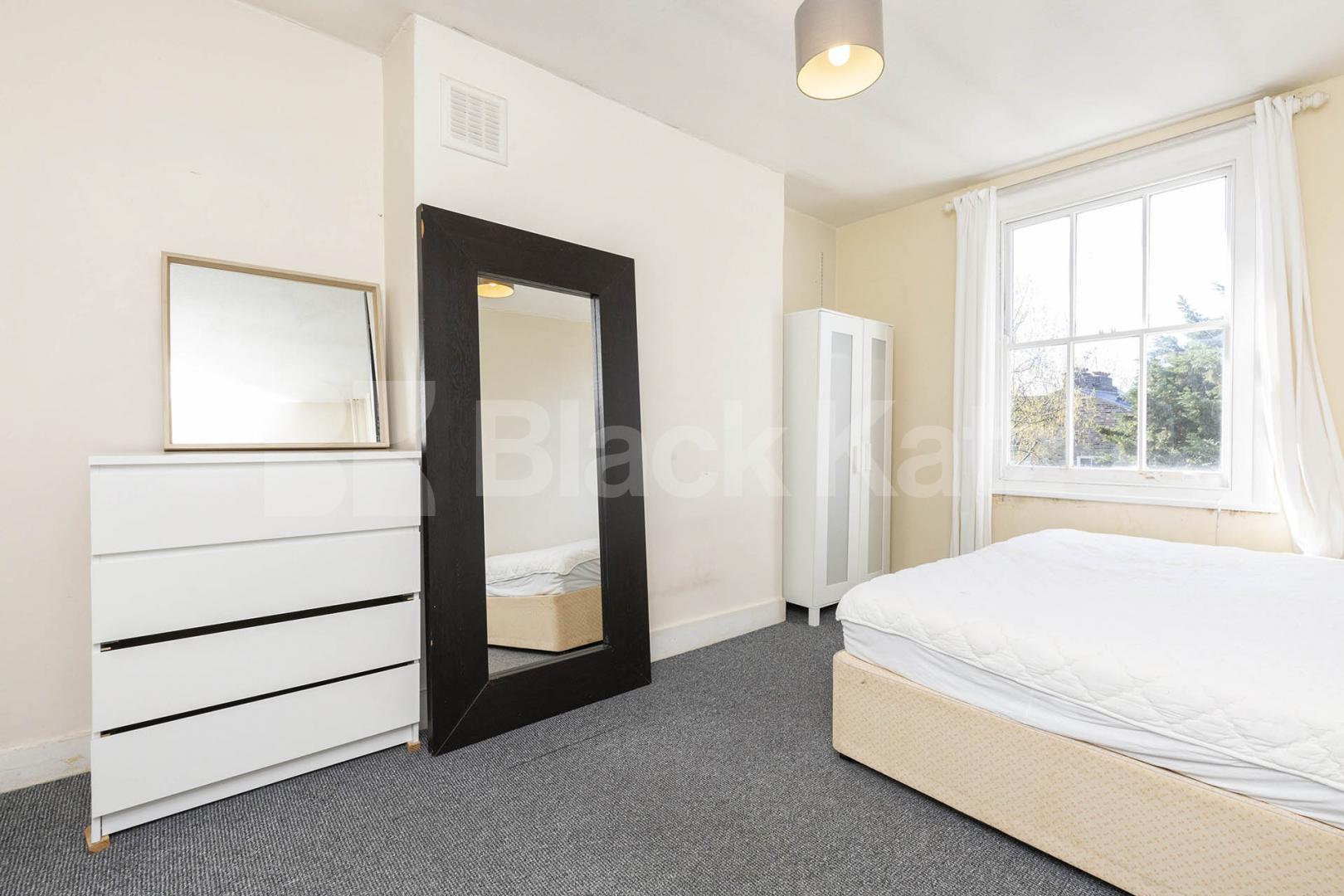 4 bedroom 2 bathroom maisonette with private garden Northchurch Road, Islington